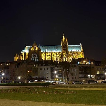 La Chambre Noire Au Coeur De Metz Exterior foto